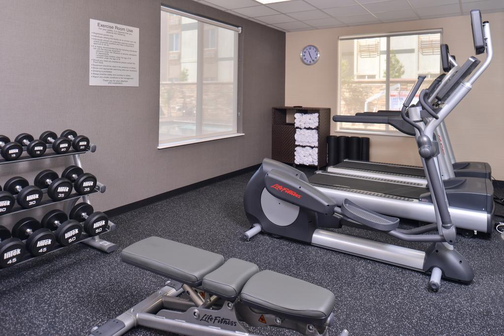 Comfort Suites Woodland - Sacramento Airport Buitenkant foto