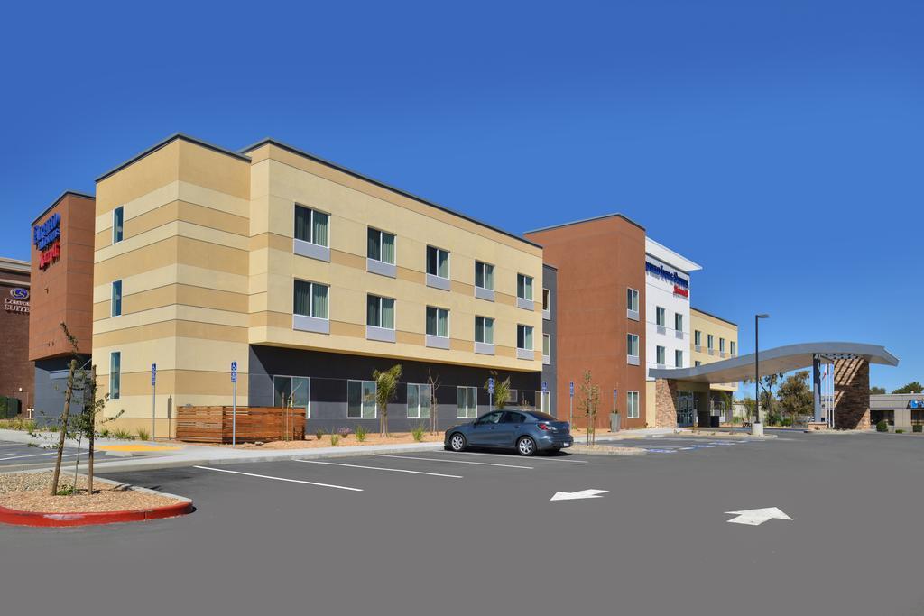 Comfort Suites Woodland - Sacramento Airport Buitenkant foto