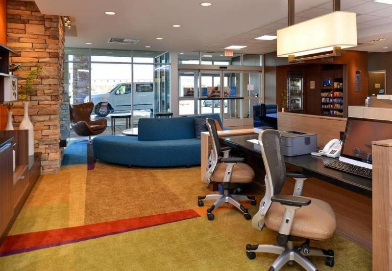 Comfort Suites Woodland - Sacramento Airport Buitenkant foto